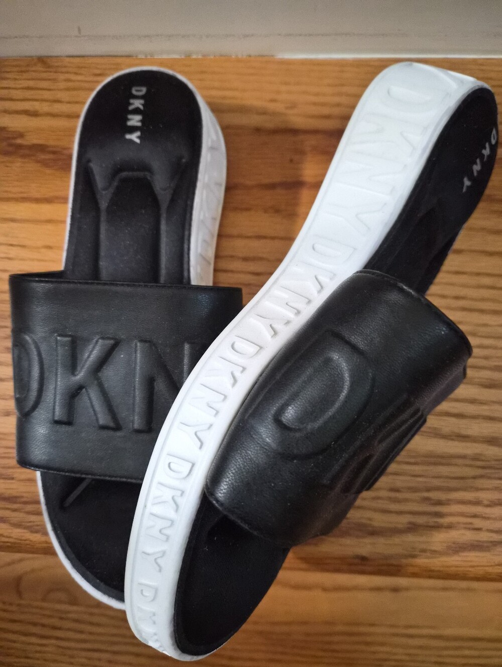 DKNY Black And White Slides